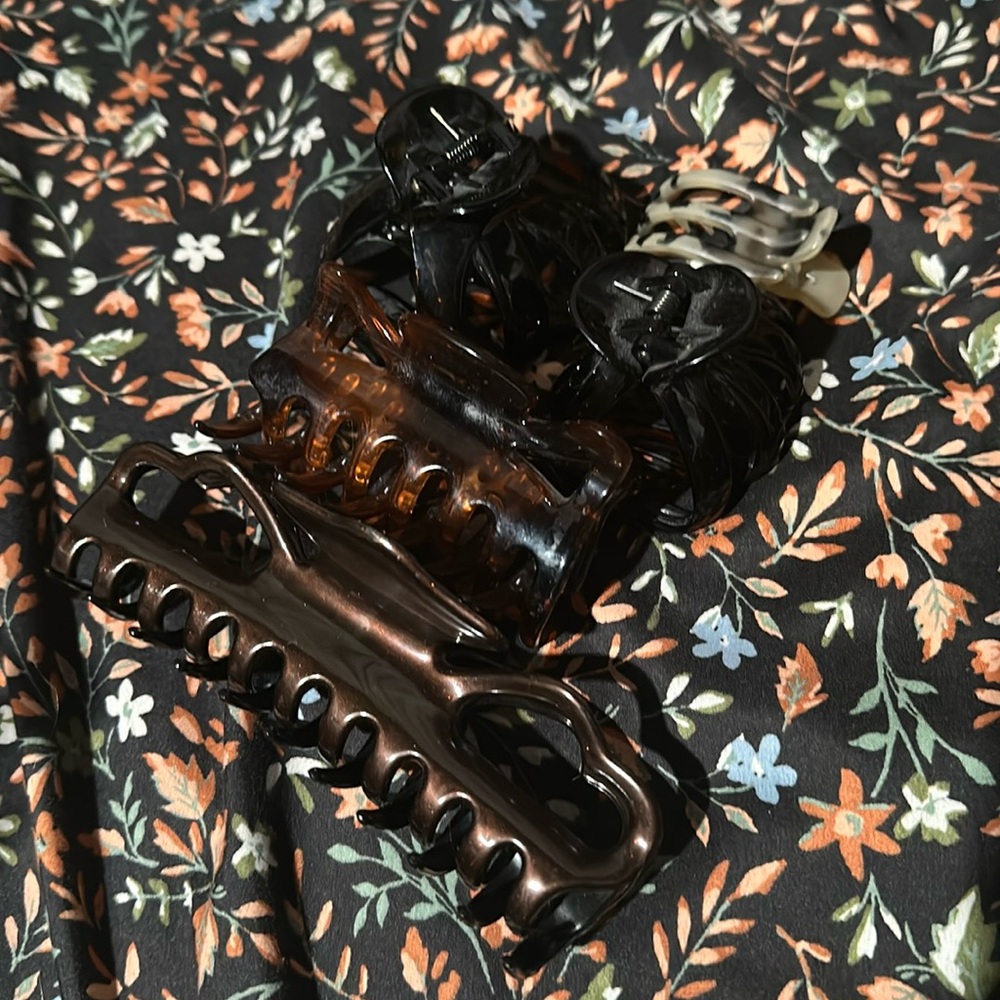 Black and brown claw clip bundle
